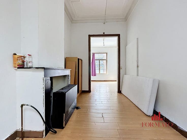Double single-family house with garage – To renovate