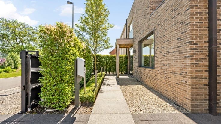 Energy-efficient and ready-to-move-in family home in prime