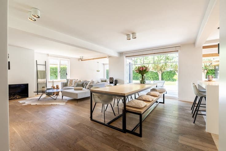 Elegant family villa with a sunny garden near the windmill o