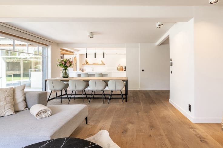 Elegant family villa with a sunny garden near the windmill o