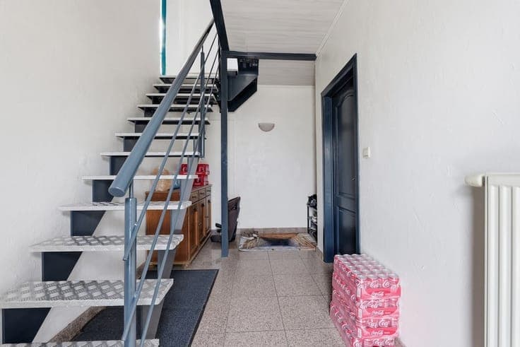 RUIME EN INSTAPKLARE GEZINSWONING MET GARAGE EN ZONNEPANELEN