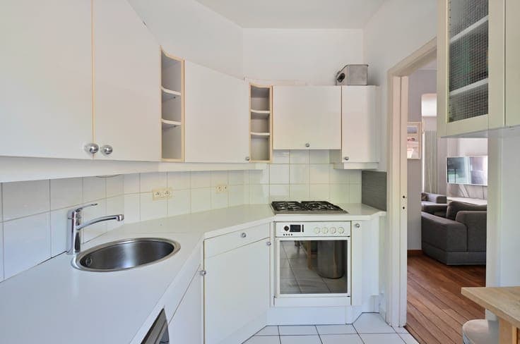 4-bedroom house with garage in Uccle