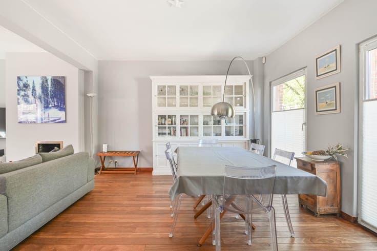 4-bedroom house with garage in Uccle