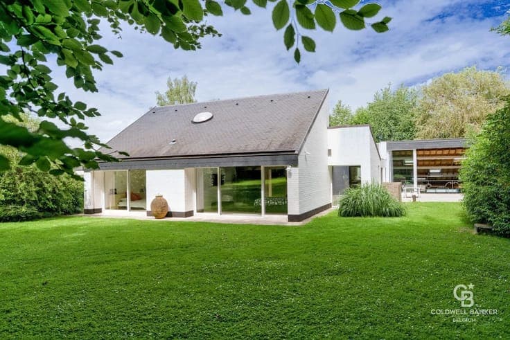 Hoeilaart – Exceptional Architect‑Designed Villa in a Privat