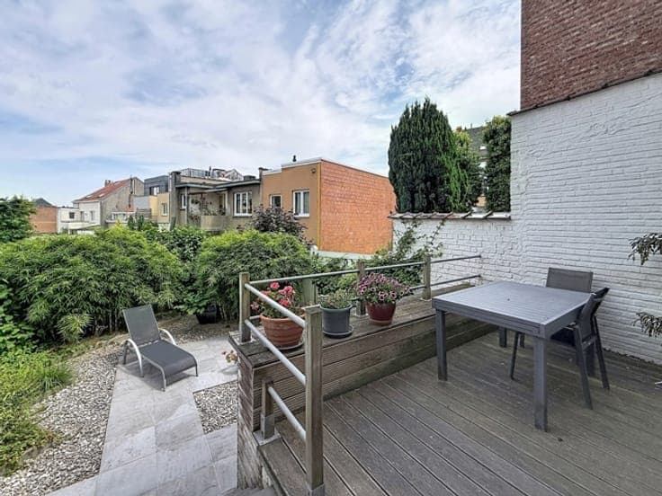 GRIBAUMONT, MAISON 5CH + 2 BUREAU ± 296M² + GARAGE + JARDIN
