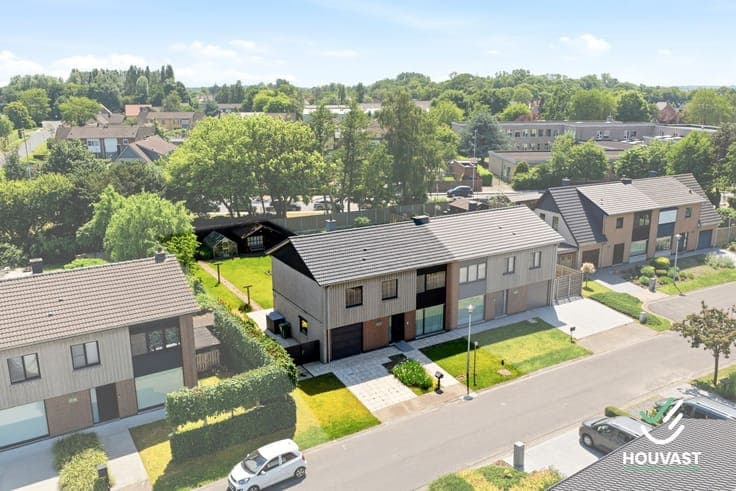 Ruime gezinswoning met zuidgerichte tuin
