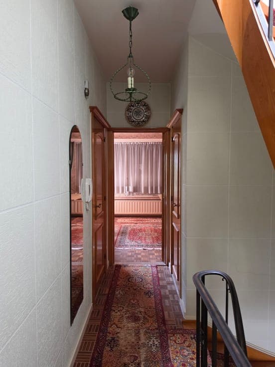 Spacious house with large garden and garage - to renovate
