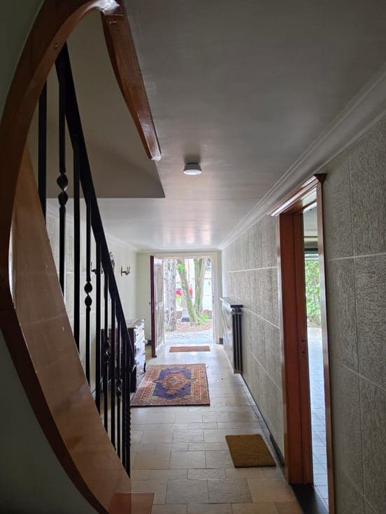 Spacious house with large garden and garage - to renovate