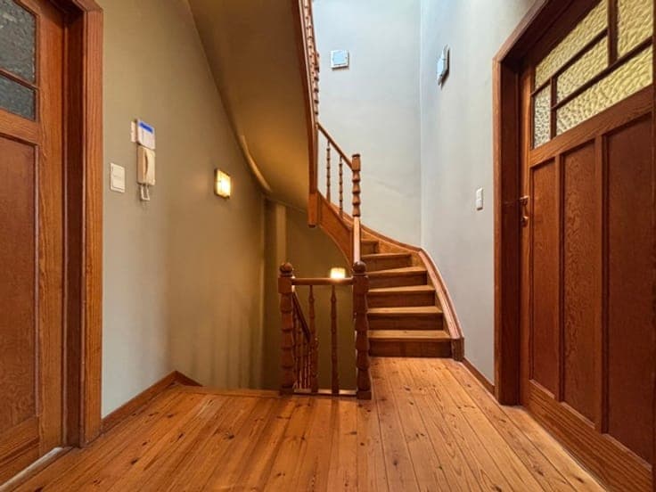 COIN DU BALAI – Spacious 6-bedroom house + garage
