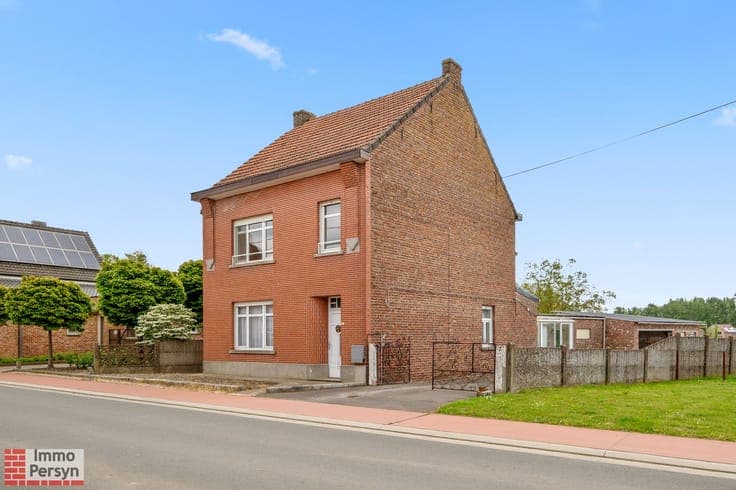 Ruime open bebouwing met enorm potentieel en prachtig lan...