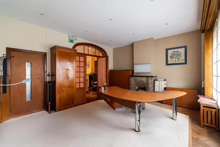 Mixed-use house with 3-bed duplex, garden & garage