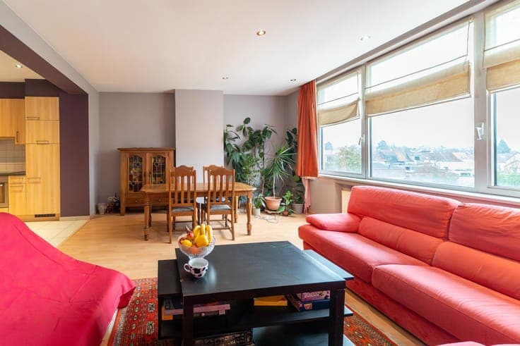 Mixed-use house with 3-bed duplex, garden & garage