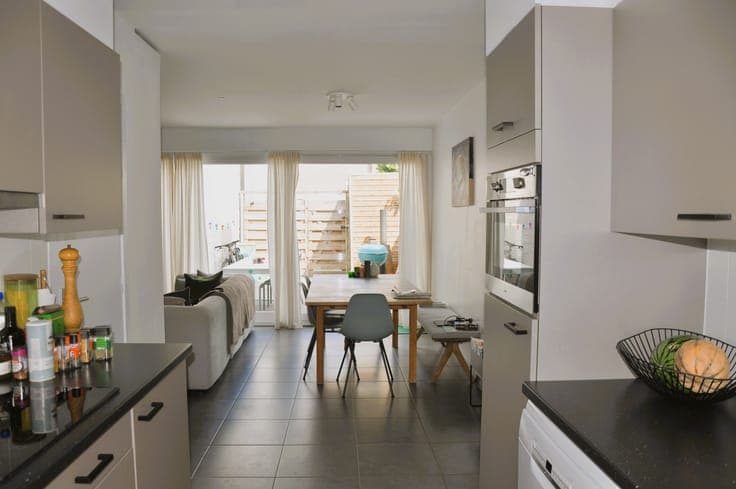 Ready-to-move-in, modern semi-detached house with outdoor sp
