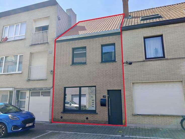 Ready-to-move-in family home with 3 bedrooms, sunny garden,