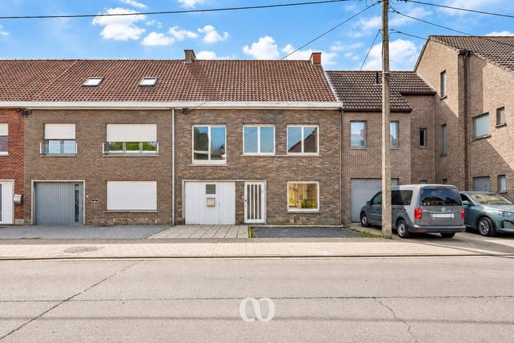 Renovated family home with 4 bedrooms and garden in Oudenaa