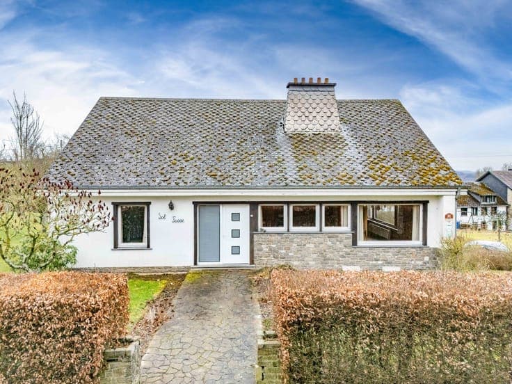 Detached house with B&B accommodation + option of land
