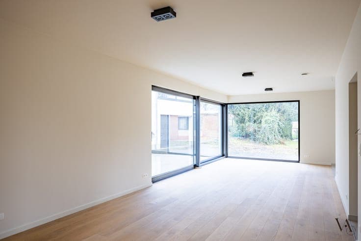 Verrassend ruime vernieuwbouwwoning met bijgebouw in Bier...