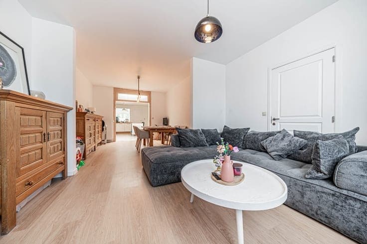 Charming 3-bedroom townhouse.