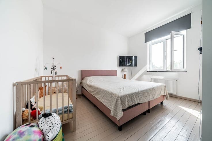 Charming 3-bedroom townhouse.