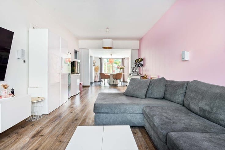 Top gelegen, gerenoveerde woning met 4 à 5 slpk. en zuid-...