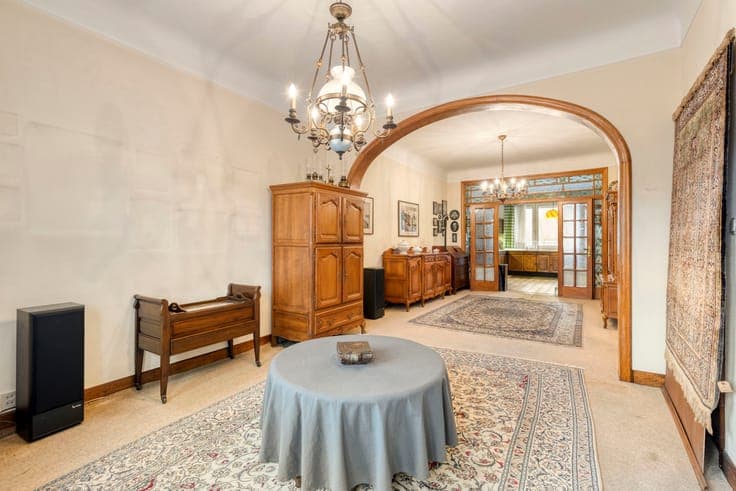 A charming 1938 townhouse with authentic features