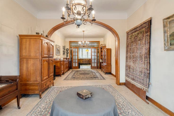 A charming 1938 townhouse with authentic features
