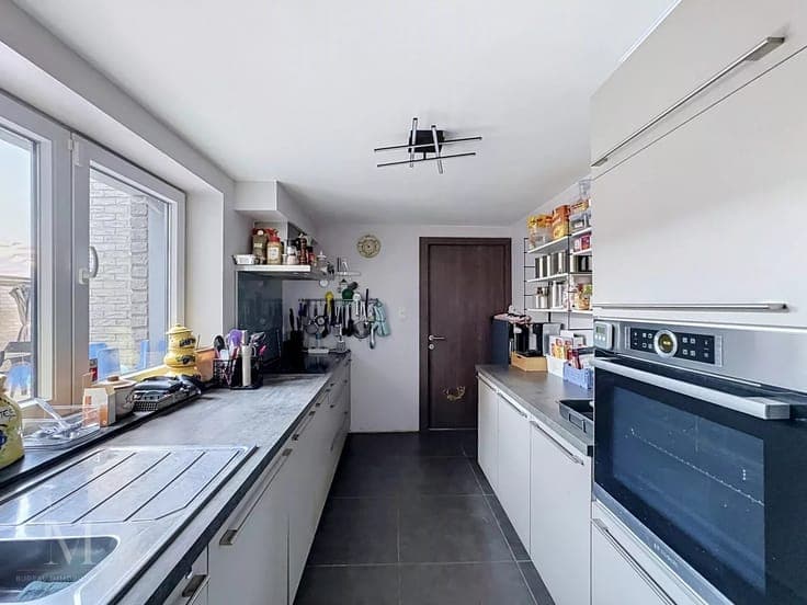 Spacious 4-Bedroom House with Modern Comforts in Chapelle-le