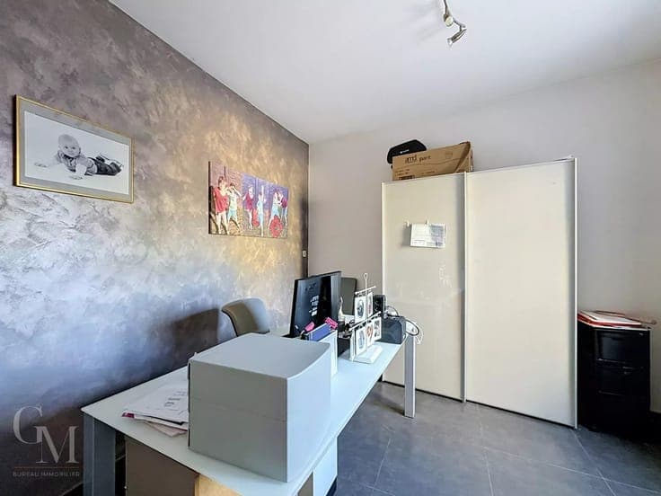 Spacious 4-Bedroom House with Modern Comforts in Chapelle-le