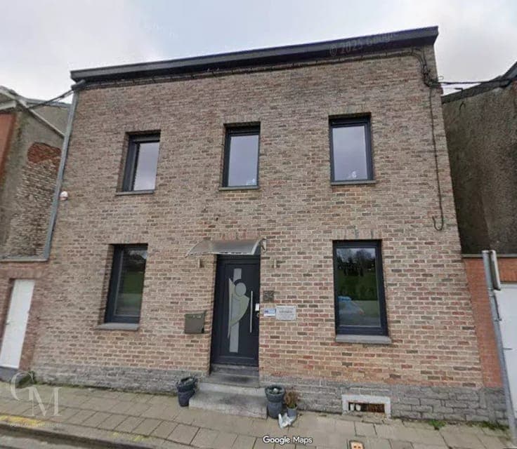 Spacious 4-Bedroom House with Modern Comforts in Chapelle-le