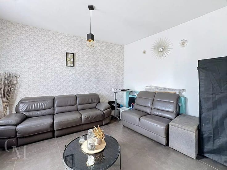 Spacious 4-Bedroom House with Modern Comforts in Chapelle-le