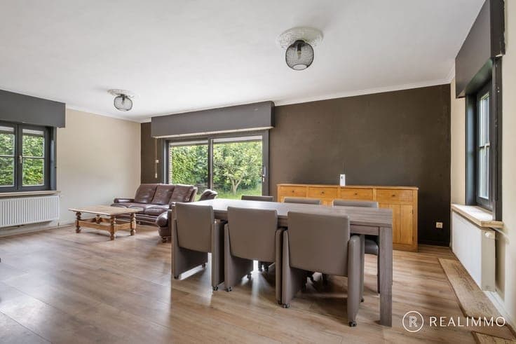 Alleenstaande woning met 4 slaapkamers te Outrijve