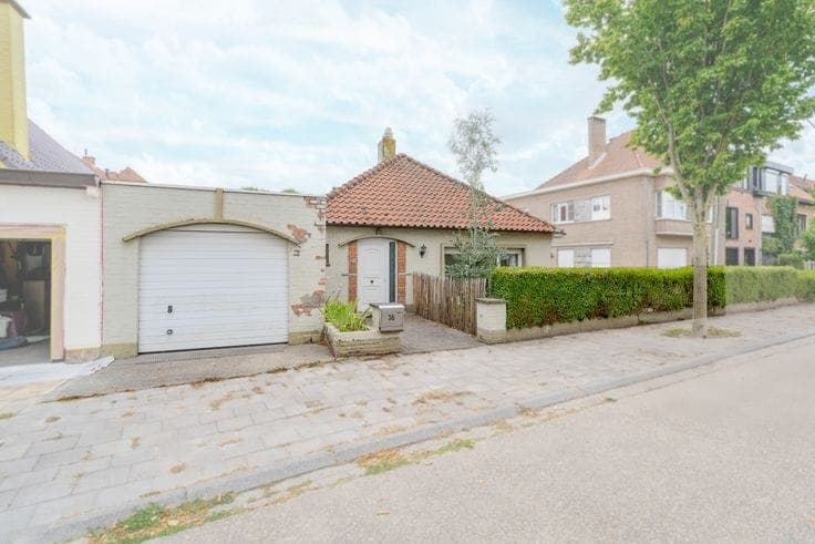 Semi-detached house with potential for sale in Mariakerke