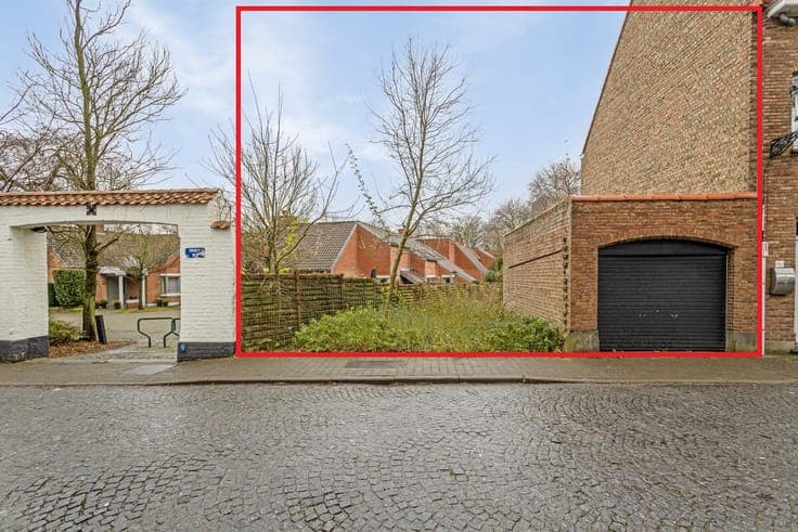 Newly built 3-bedroom house along the Peterseliestraat in Br