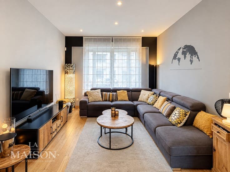 Schaerbeek – Three-façade house with garden and garage