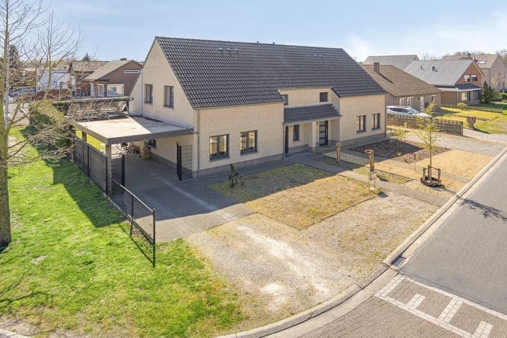 Instapklare HOB met Zuidoost tuin in rustige woonwijk