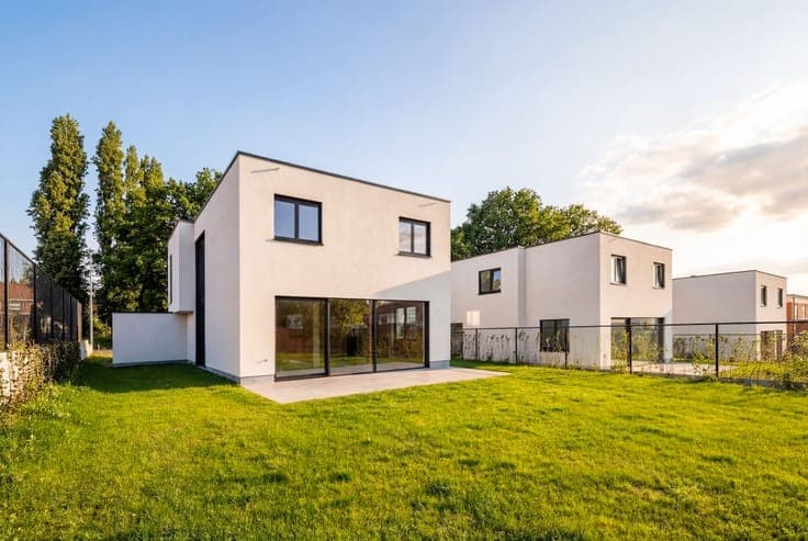 Modern detached villa