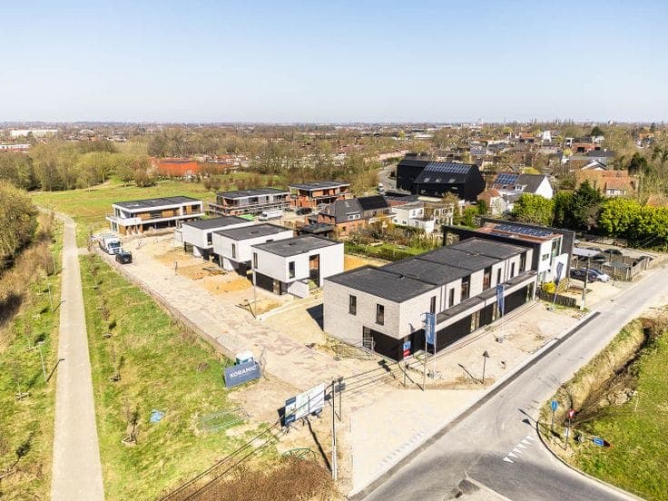 Modern detached villa