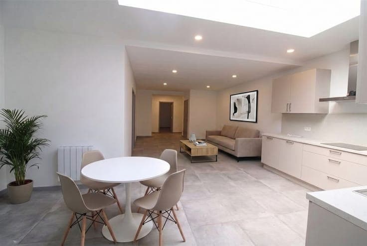 Ruime gerenoveerde woning met heel veel potentieel!