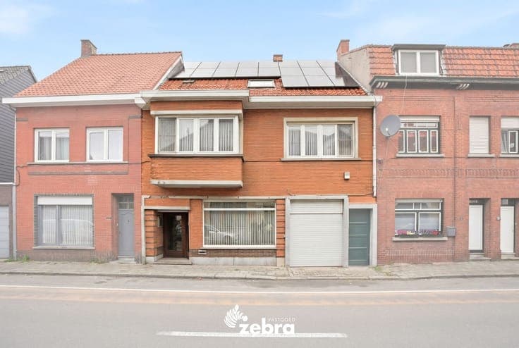 Ruime woning met 4 slaapkamers en tuin te Oostrozebeke!