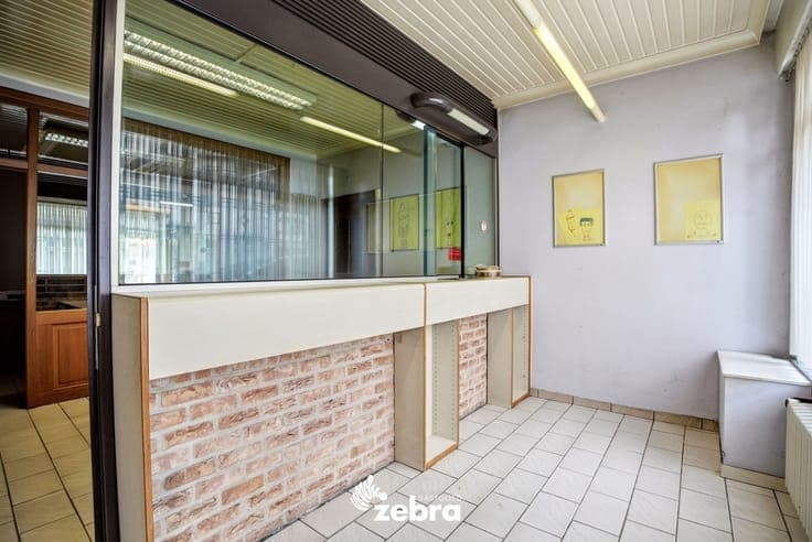 Ruime woning met 4 slaapkamers en tuin te Oostrozebeke!