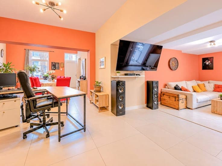 MAISON 6 CHAMBRES - ENORME POTENTIEL