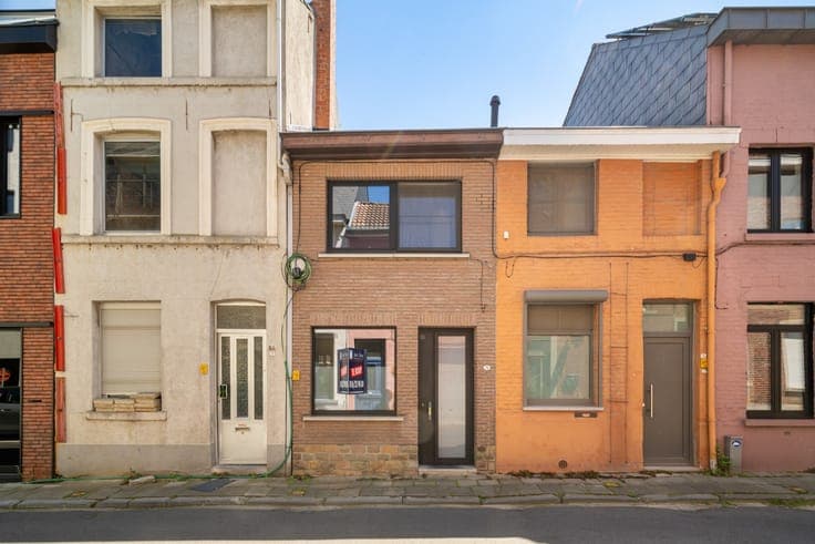 Rustig gelegen woning met 2 slaapkamers en een koer nabij...