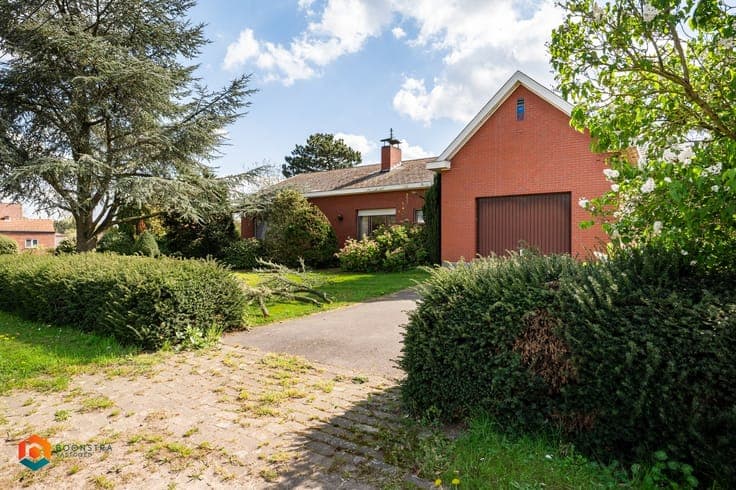 Landelijke woning met 3 slpkrs en tuin op perceel van 199...