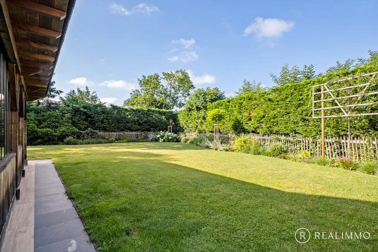 Exclusieve villa met ruime woonoppervlakte en rustige lig...