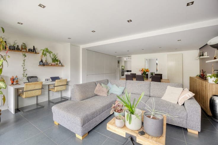 Move-in Ready Home in Battel with Southeast-Facing Garden