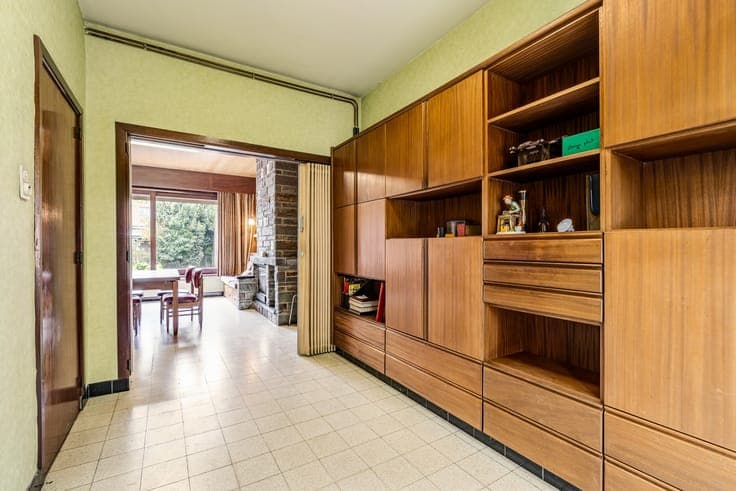 Gezinswoning met 7 slaapkamers en garage