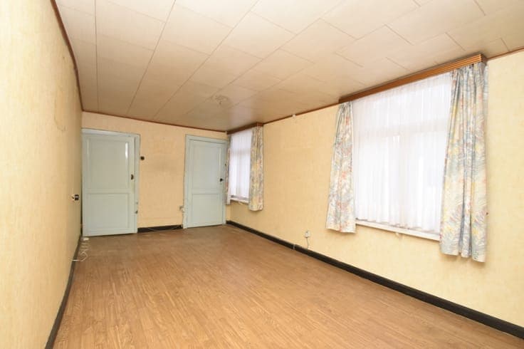 Te renoveren woning of bouwgrond voor open bebouwing in E...