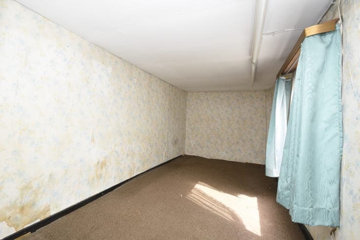 Te renoveren woning of bouwgrond voor open bebouwing in E...