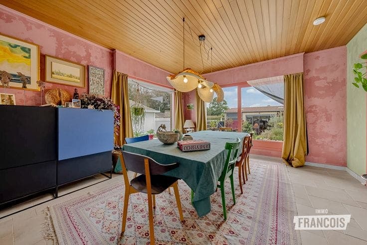 Detached house with warehouse in a quiet location in Varsen…