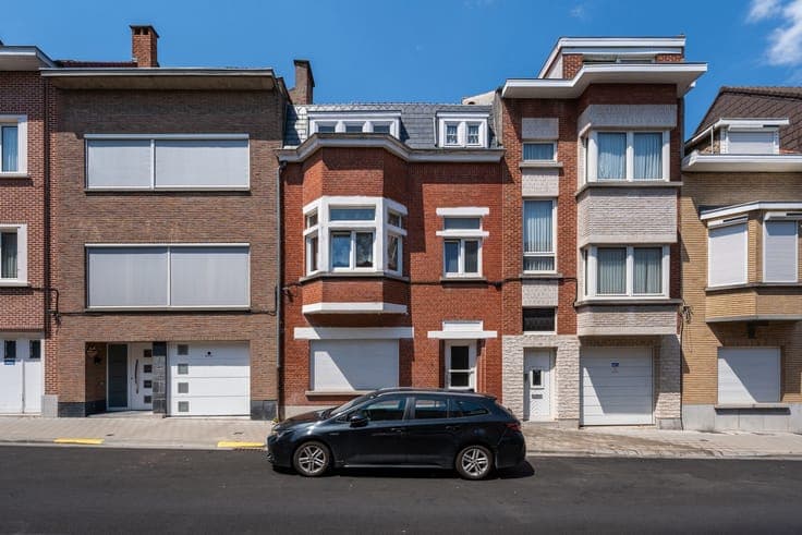 House in need of renovation – Georges Henri neighbourhood